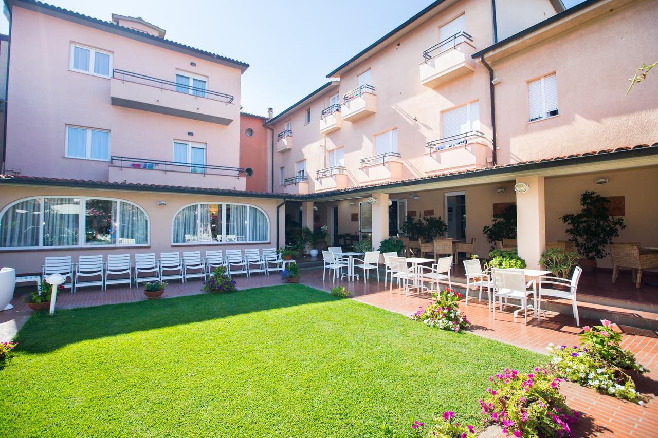 Sabrina Hotel 3*