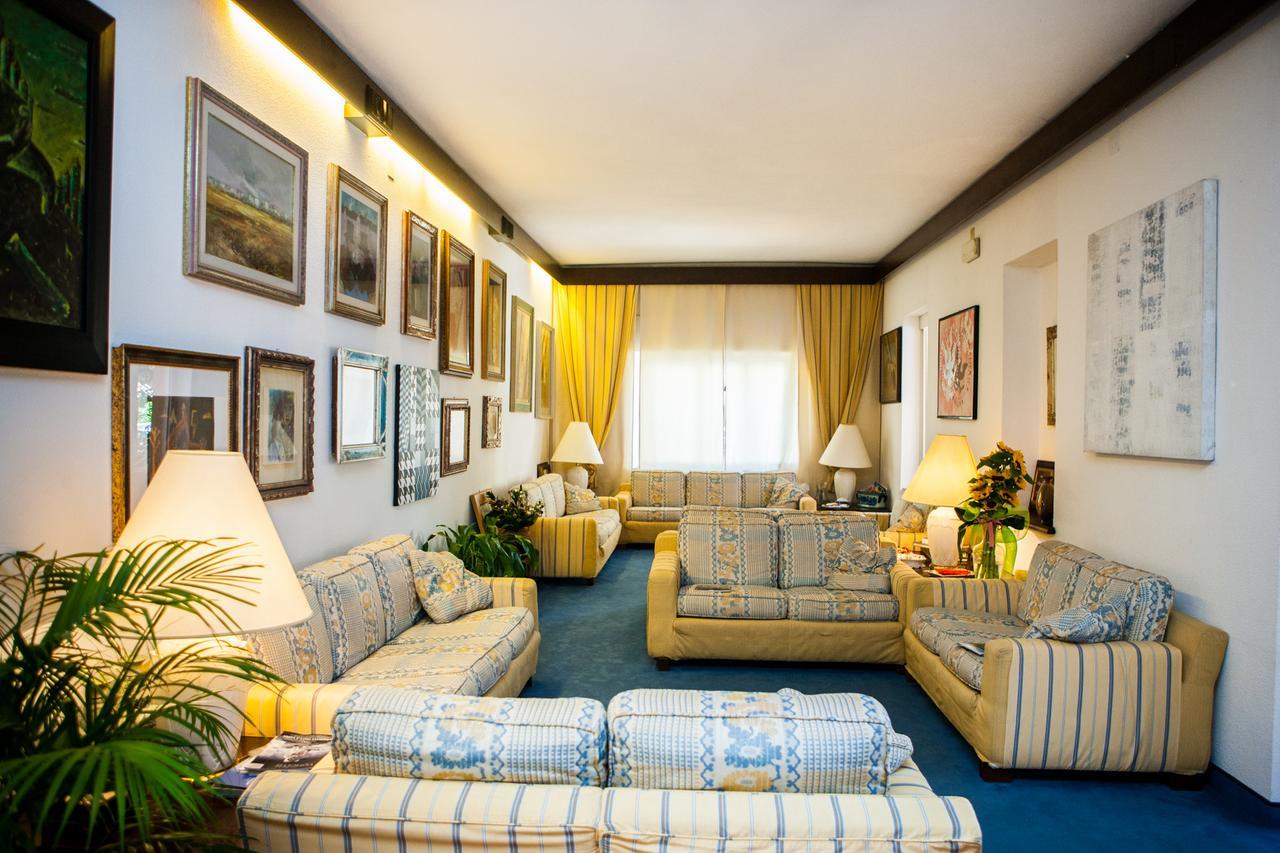 Sabrina Hotel